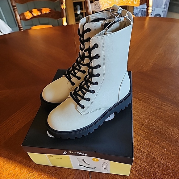 art class Other - Art Class Combat Boots Khari Girls Sz 1 Cream/Khari Lace Up Zip Chunky New Inbox